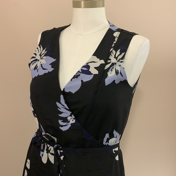 BANANA Republic Navy Color Floral Design Maxi Dress Size S- Like New. - Picture 9 of 15